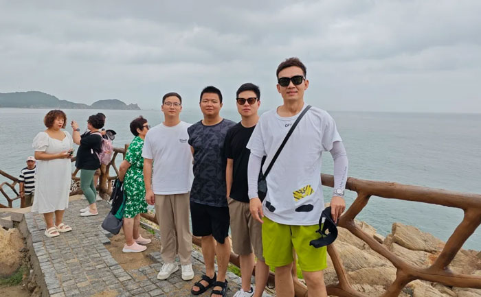 Scenic spot punch 3