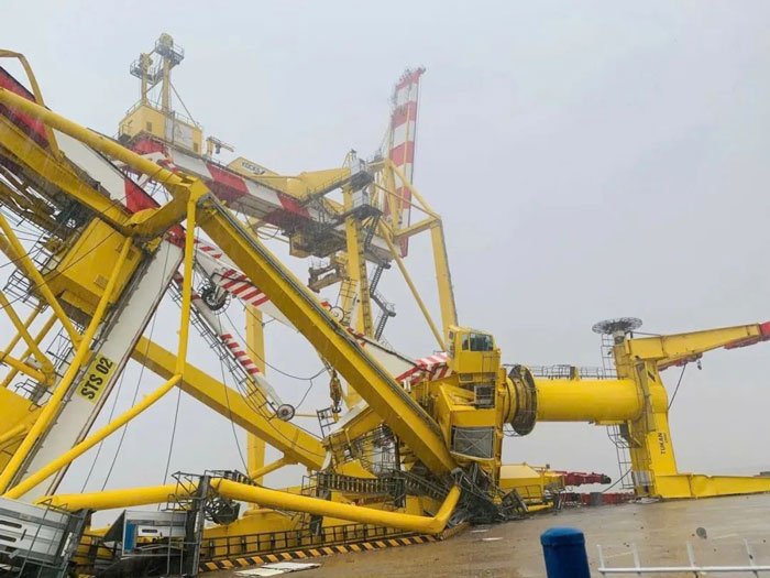 Crane collapse