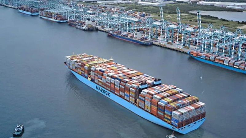 Analysts expect Maersk's fourth-quarter results to fall