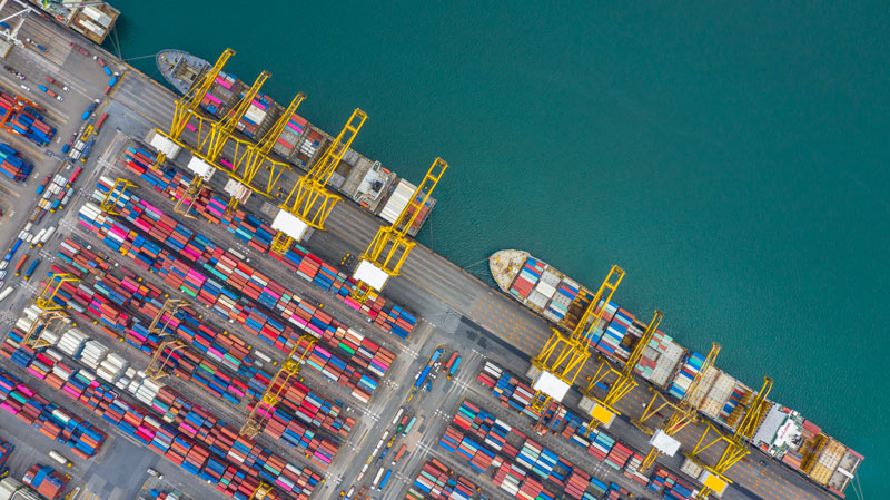East and West freight rates again showed a downward trend