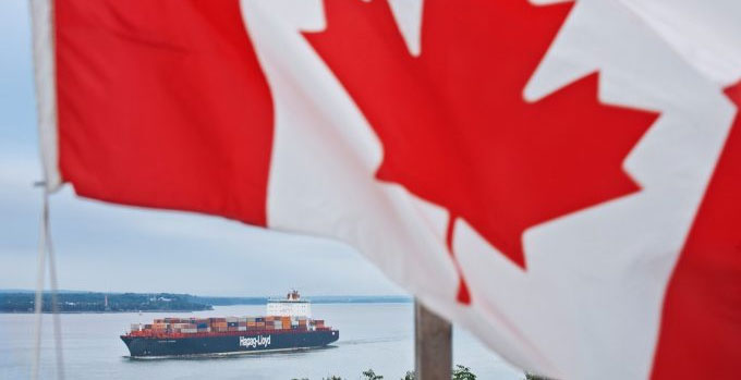Canada's Labour minister has called for an end to the Canadian port strike